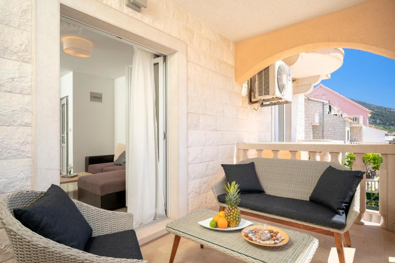 Hektorovic Poolside Apartments Бол Экстерьер фото