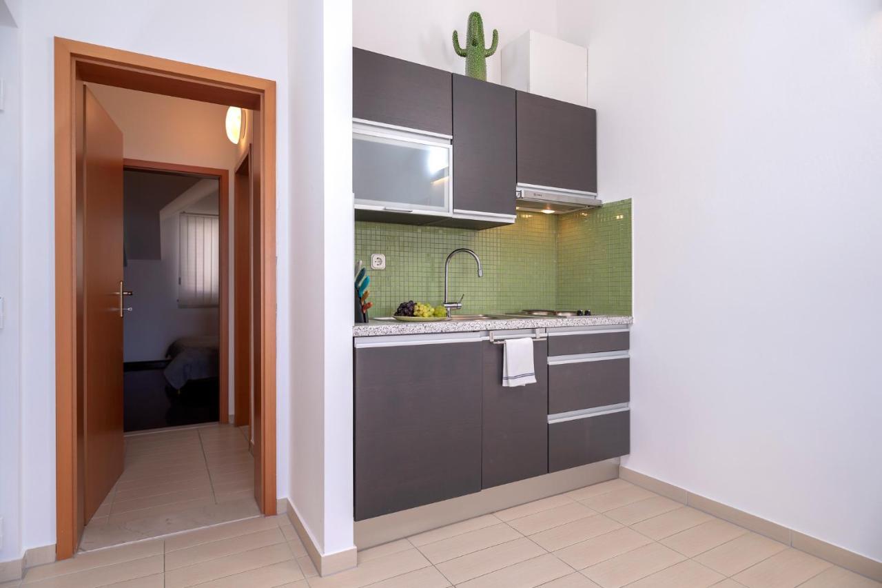 Hektorovic Poolside Apartments Бол Экстерьер фото