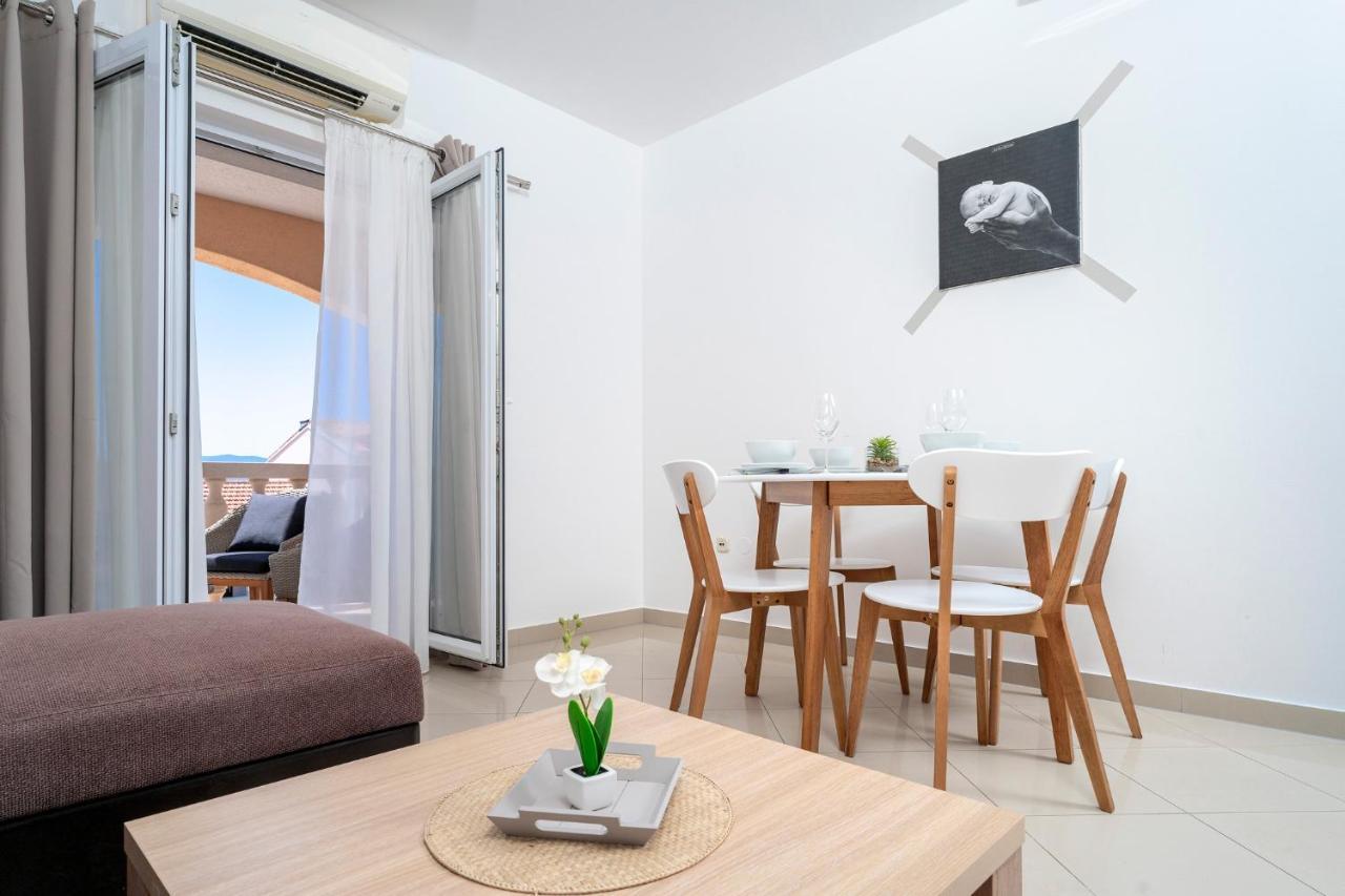 Hektorovic Poolside Apartments Бол Экстерьер фото
