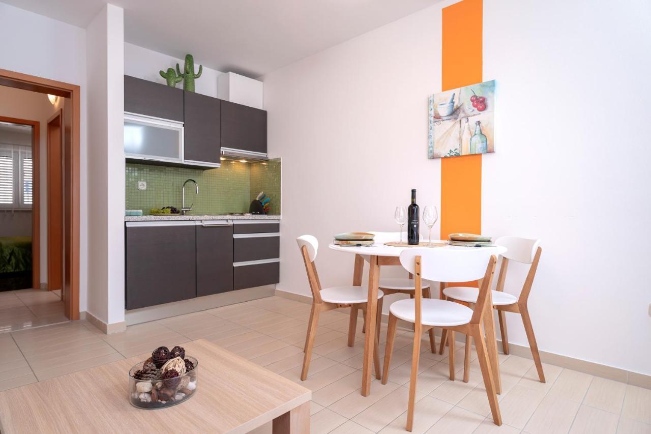 Hektorovic Poolside Apartments Бол Экстерьер фото