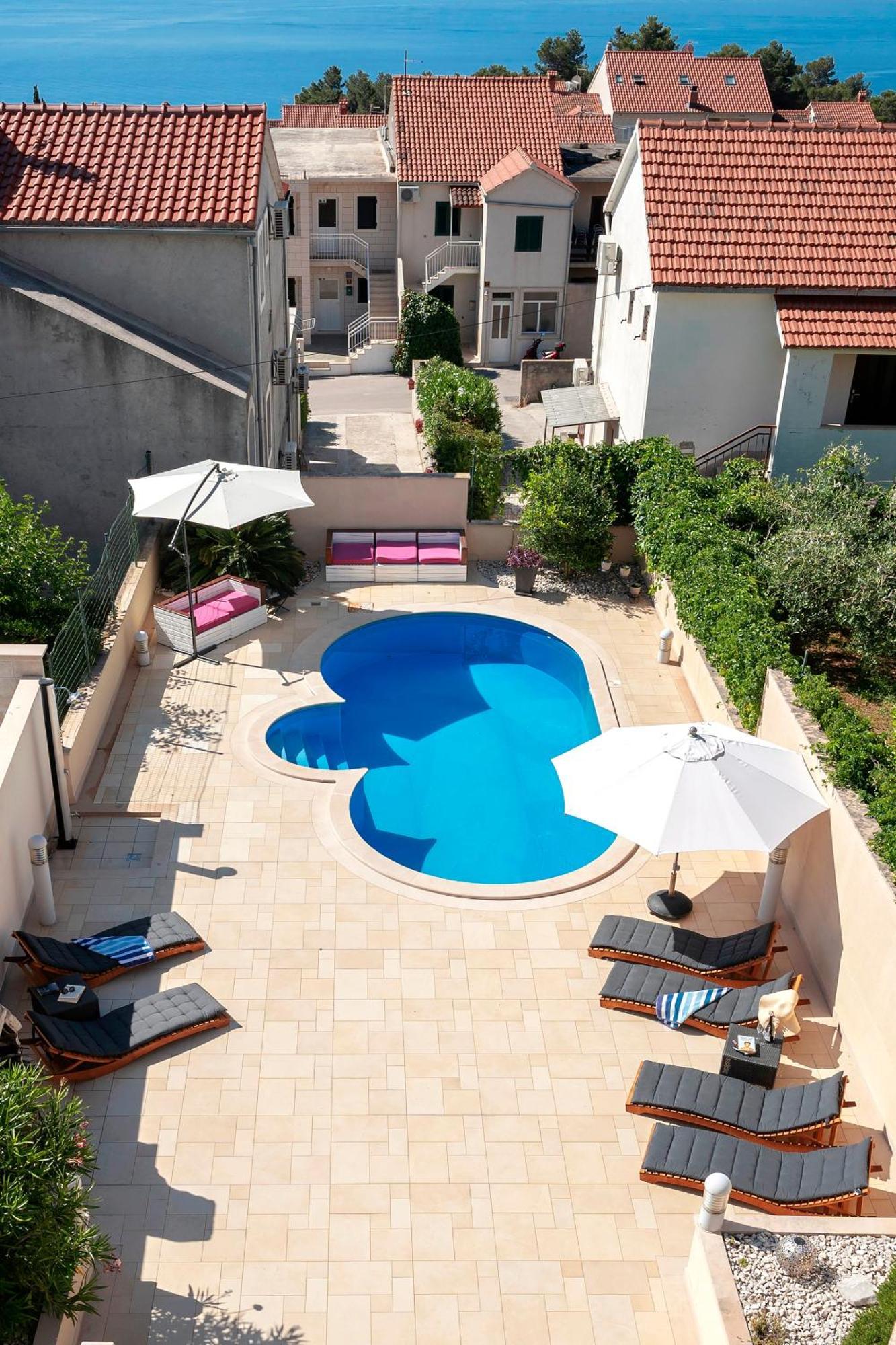 Hektorovic Poolside Apartments Бол Экстерьер фото